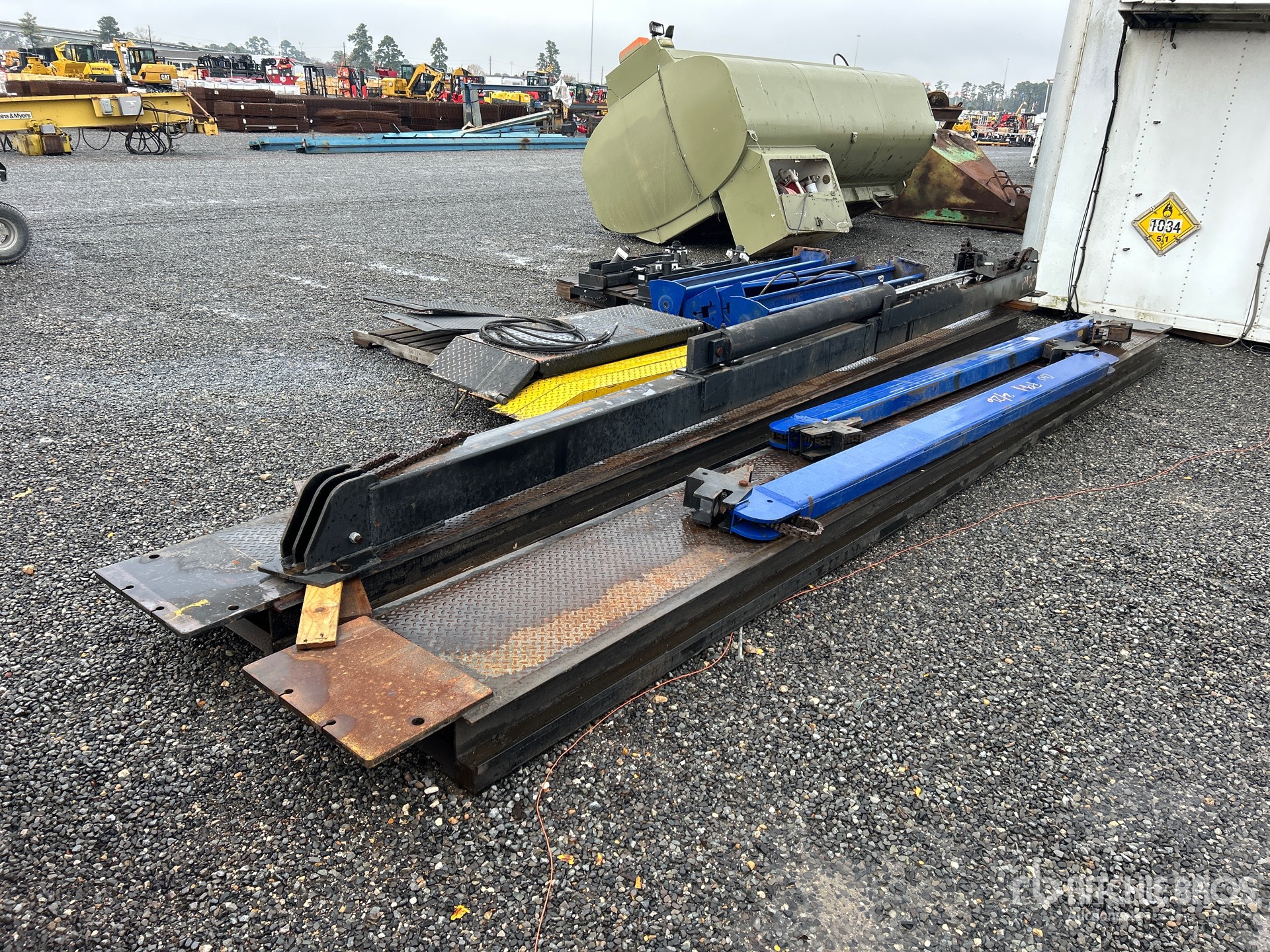 Aspect général with Image, coin arrière gauche