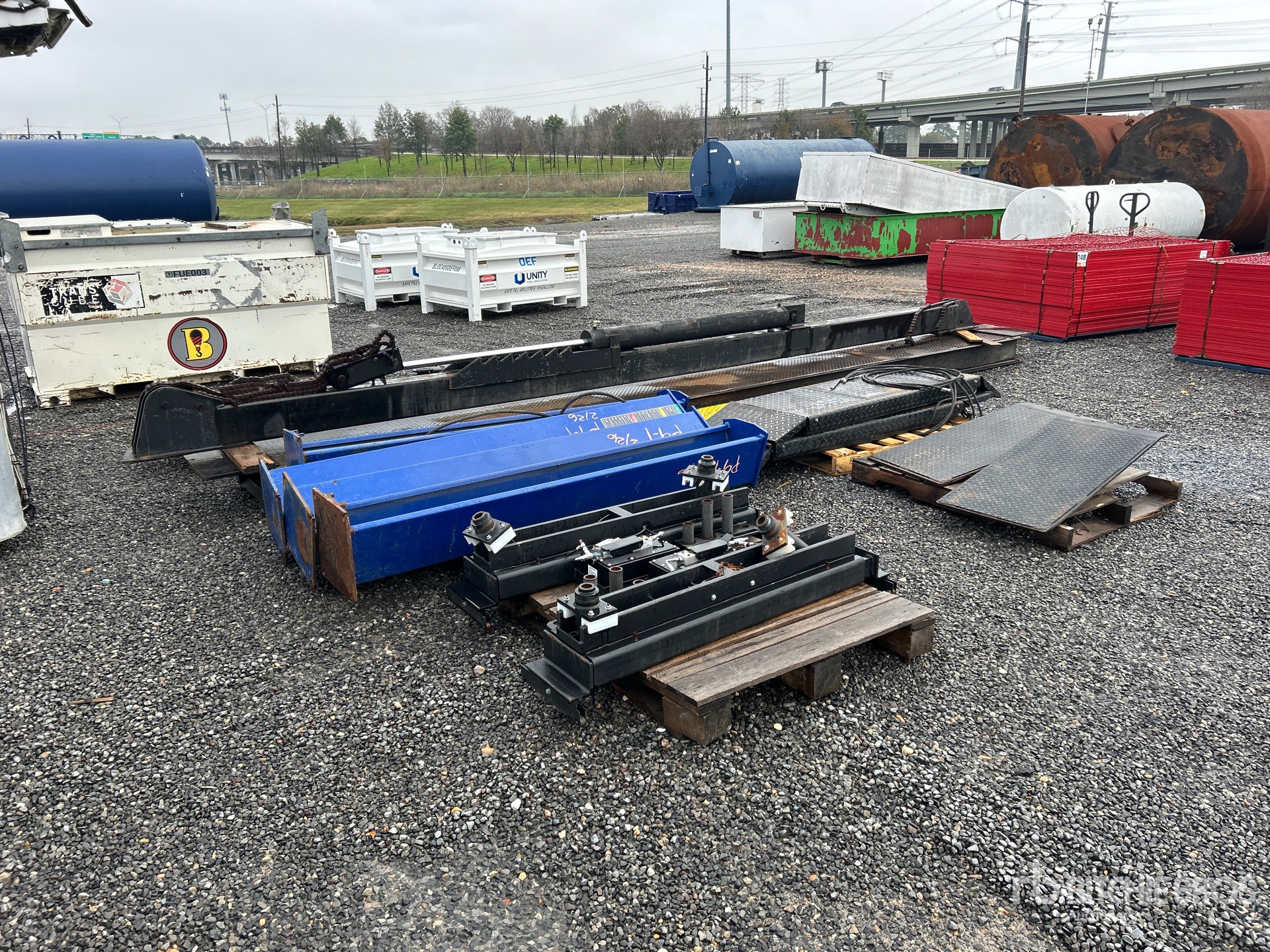 Aspect général with Image, coin avant droit