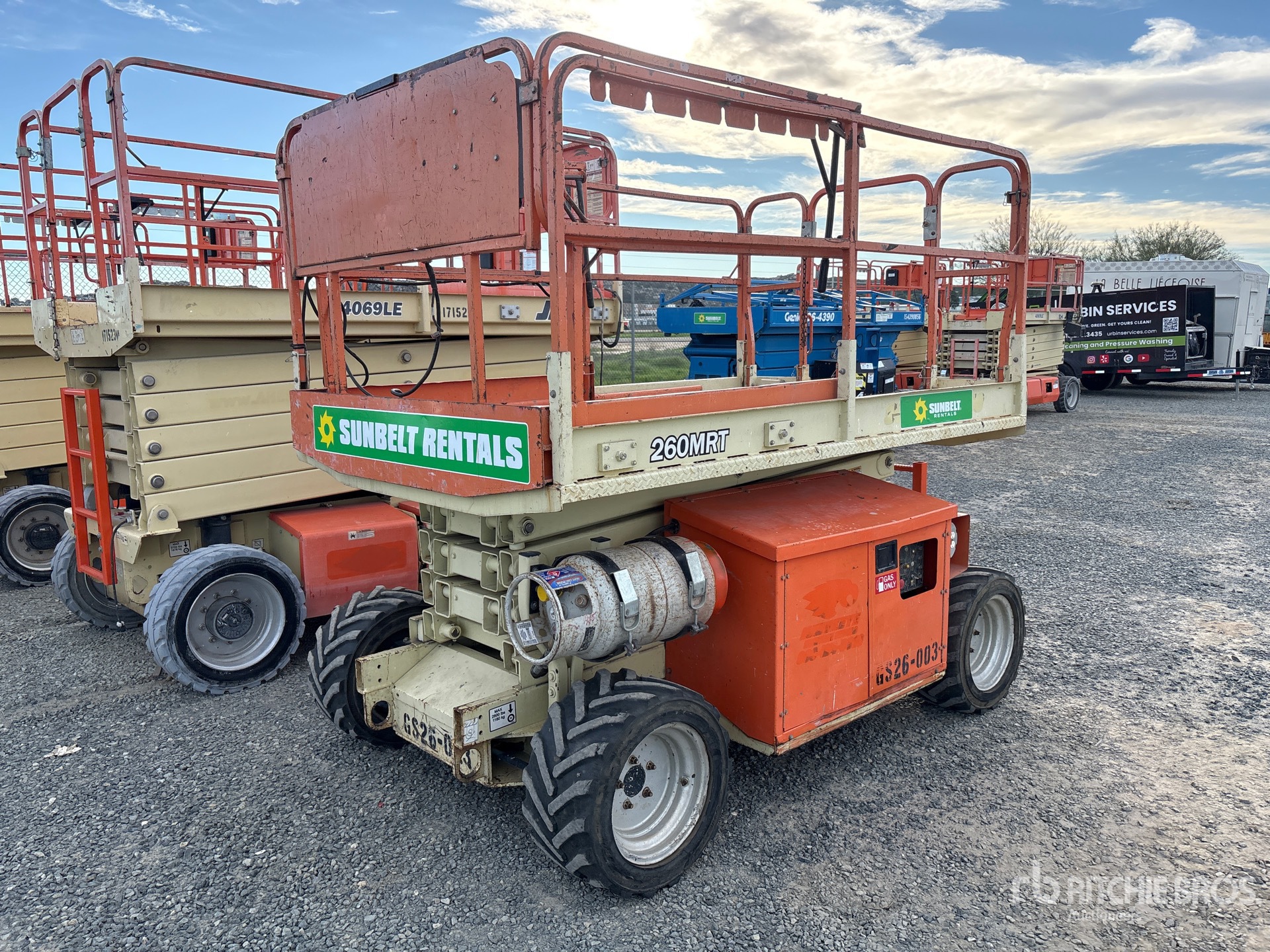 General Appearance with Picture, Left Front Corner