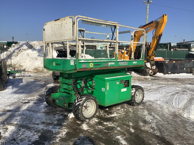 2015 JLG 260MRT Dual Fuel 4x4 Scissor Lift