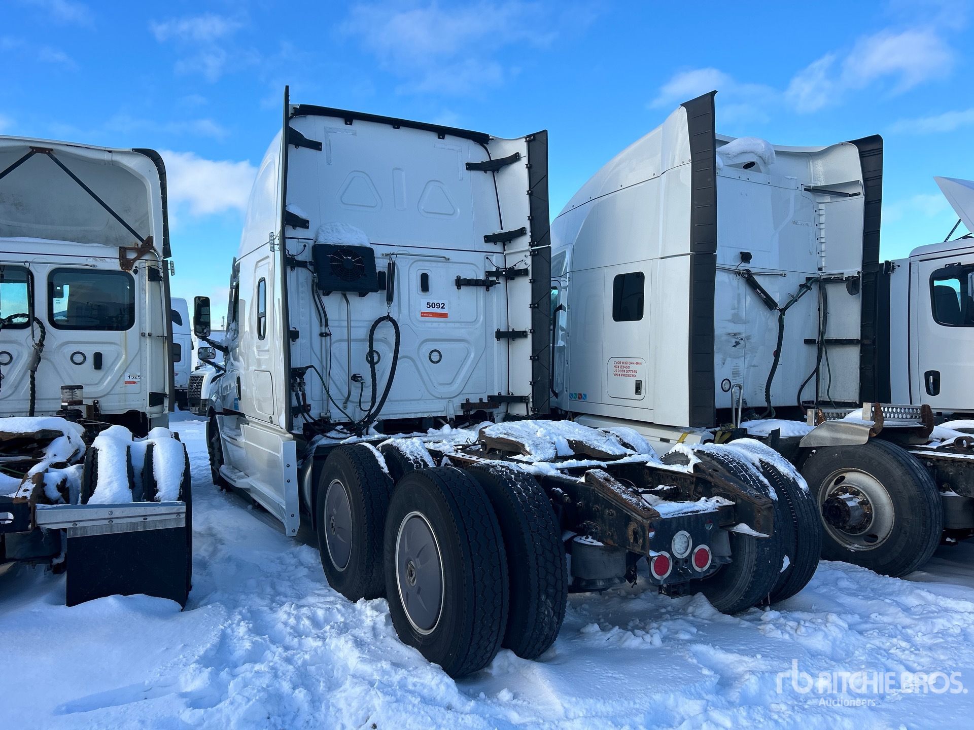 General Appearance with Foto, angolo posteriore sinistro