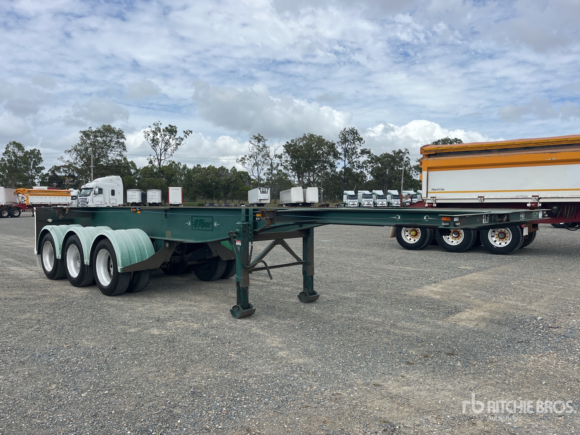 General Appearance with Picture, Left Front Corner