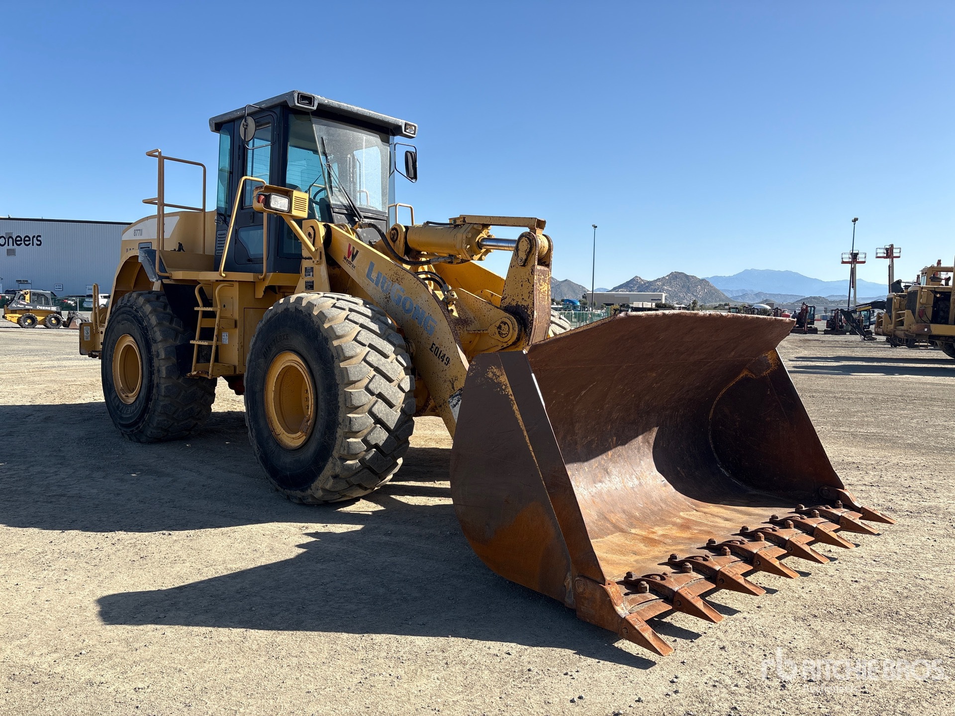 General Appearance with Picture, Right Front Corner