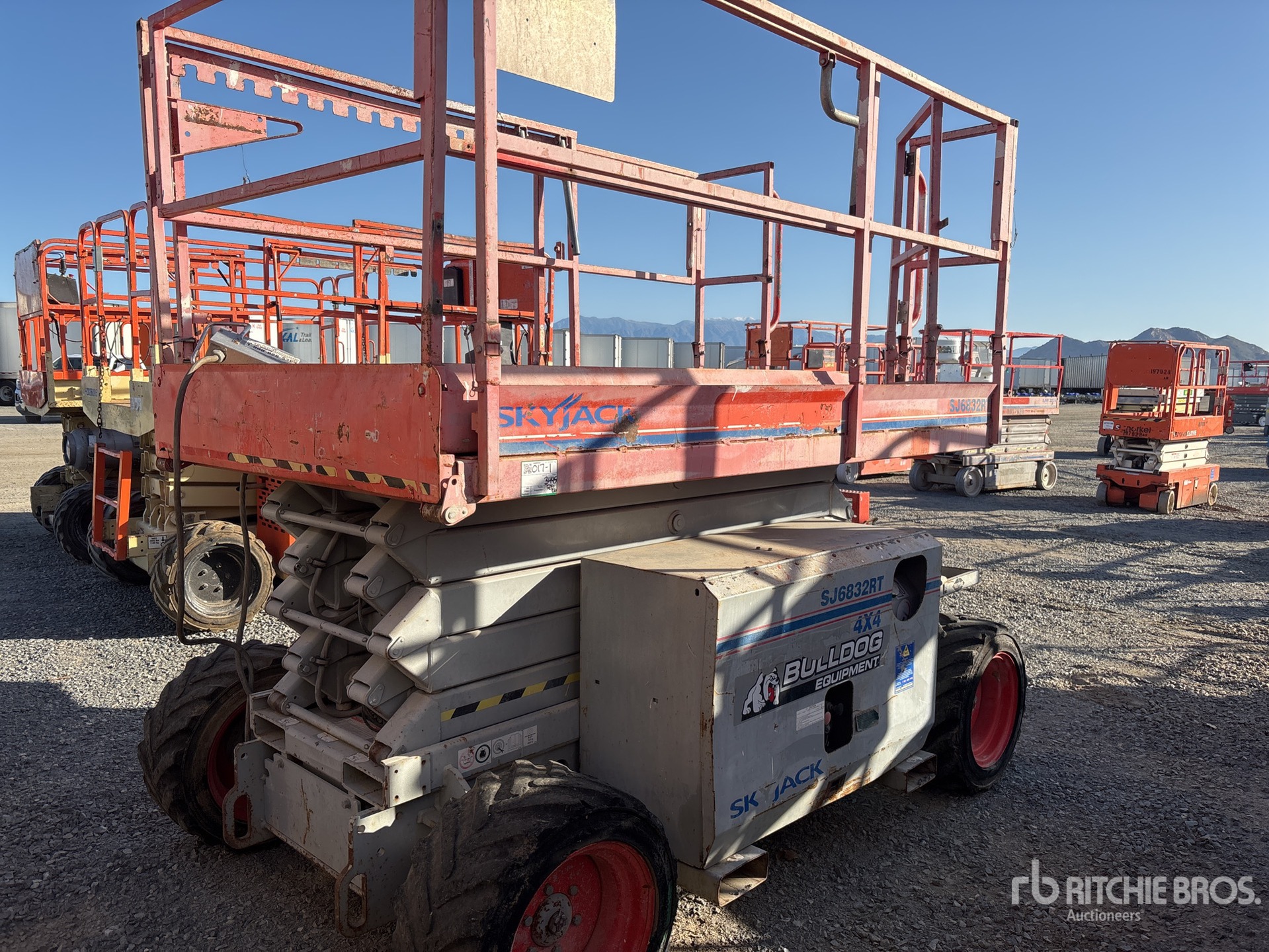 General Appearance with Foto, angolo anteriore sinistro