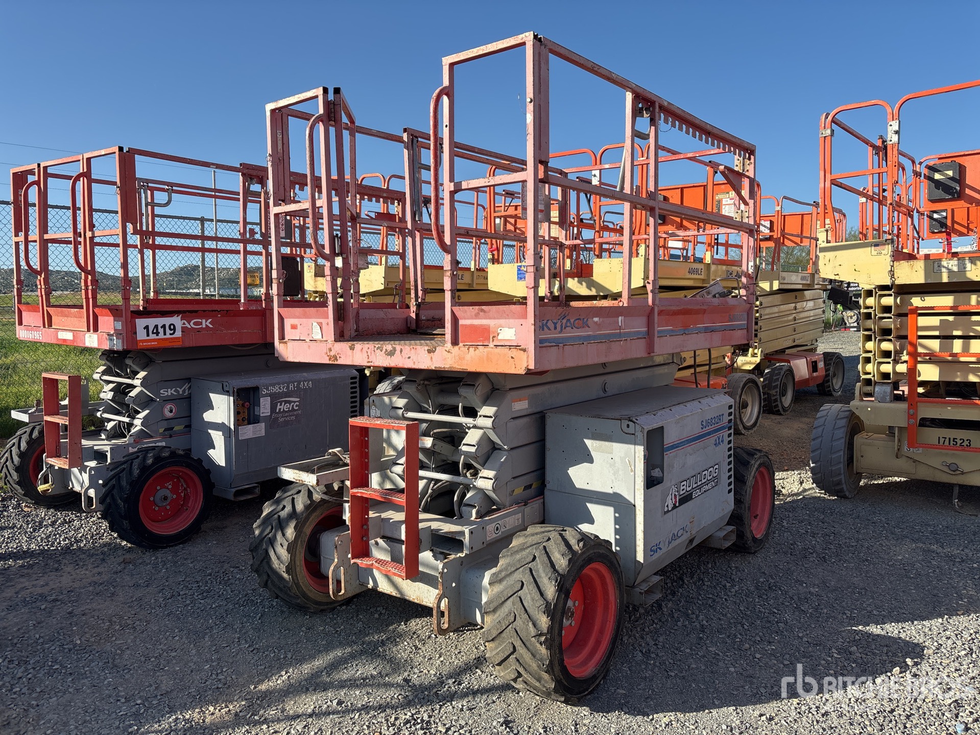 General Appearance with Foto, angolo anteriore sinistro