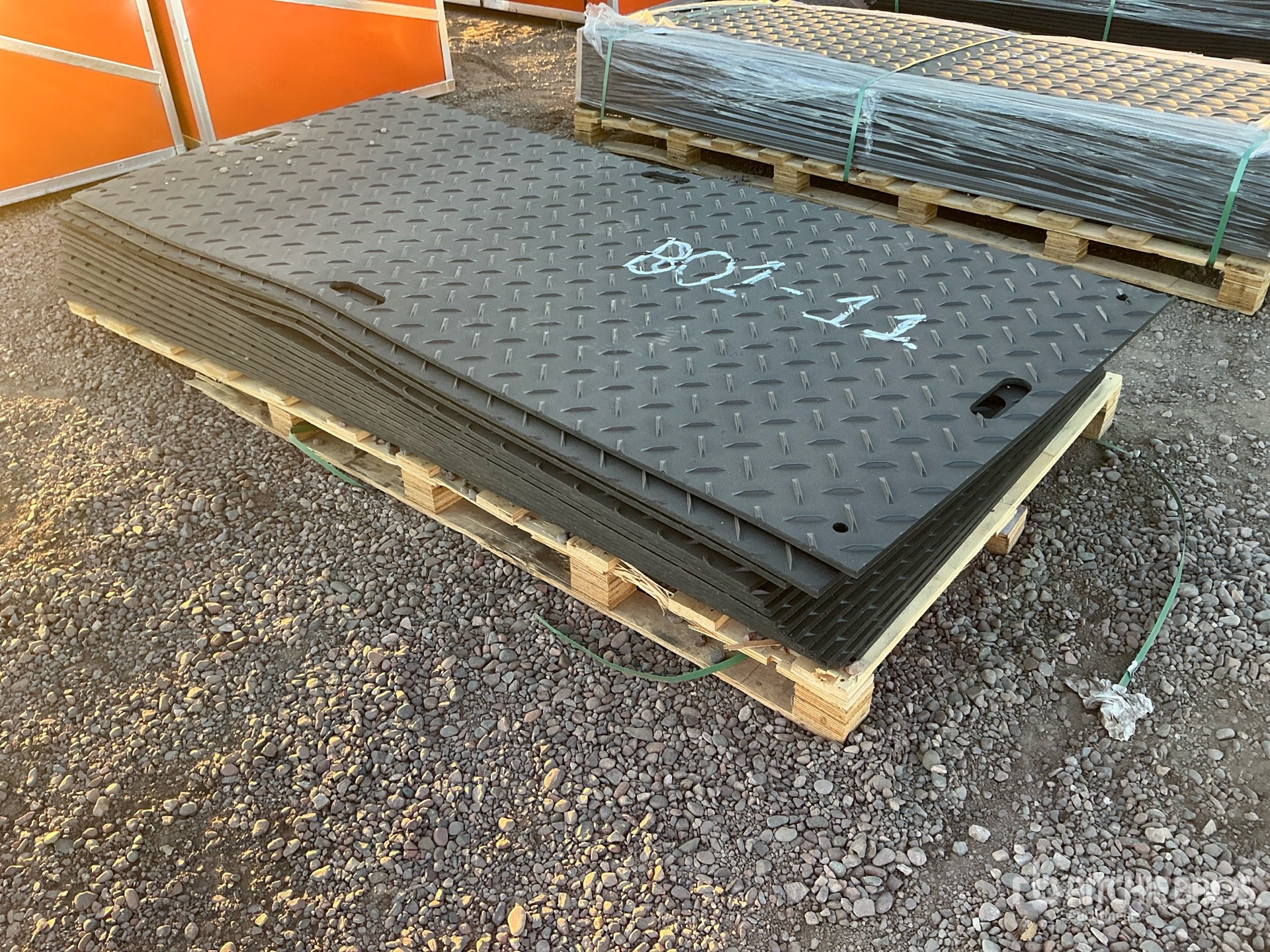 General Appearance with Foto, angolo anteriore sinistro