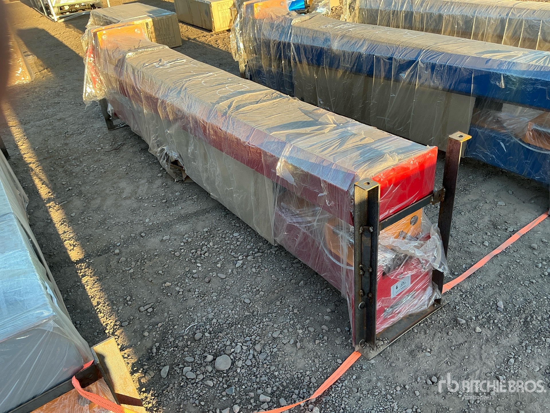 General Appearance with Foto, angolo anteriore sinistro