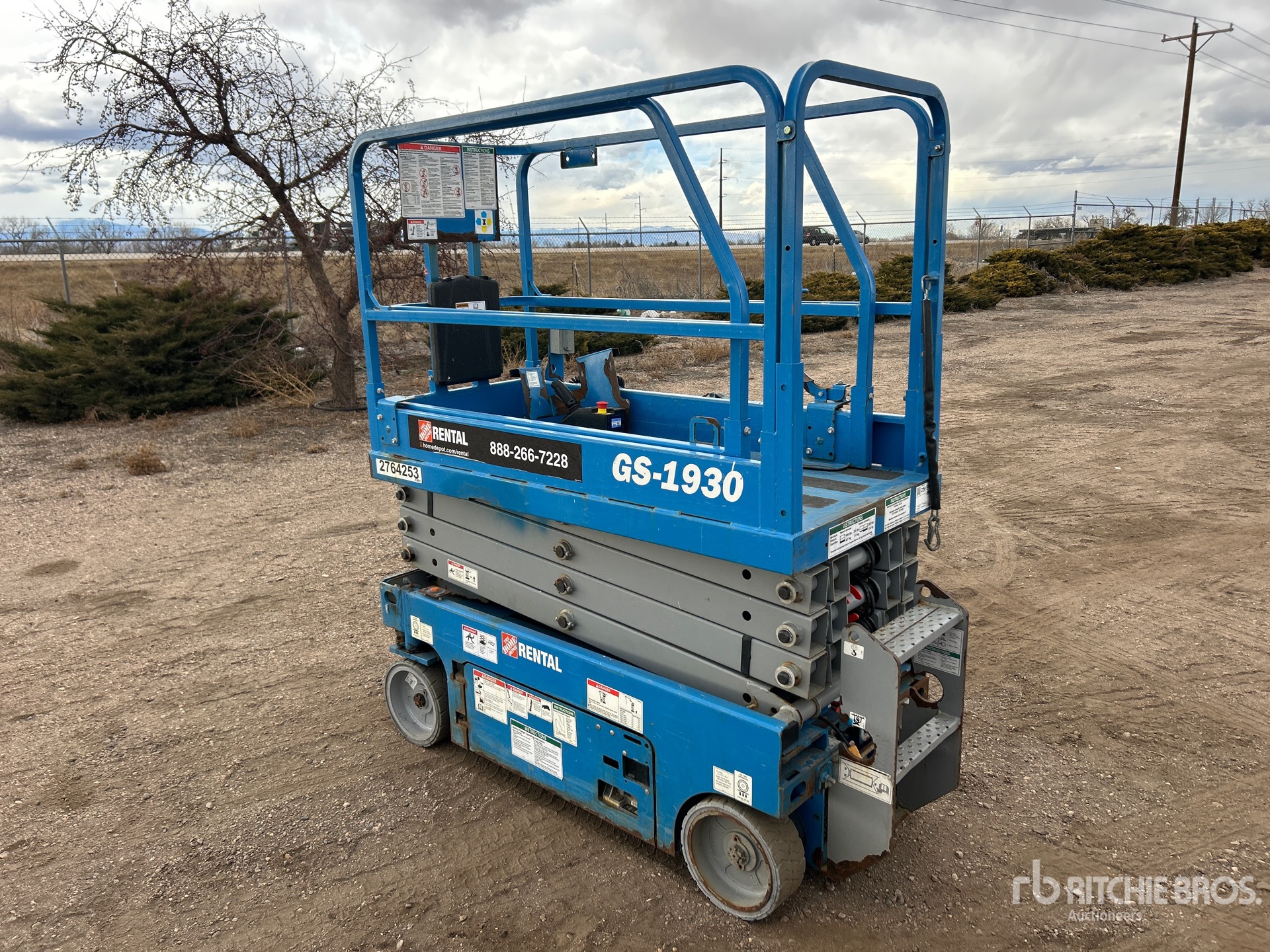 General Appearance with Picture, Right Front Corner