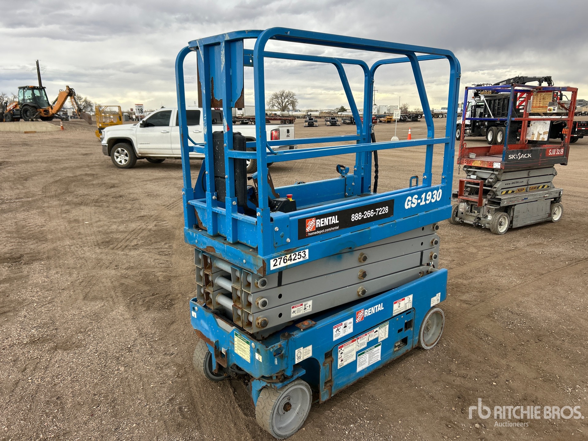 General Appearance with Picture, Right Rear Corner