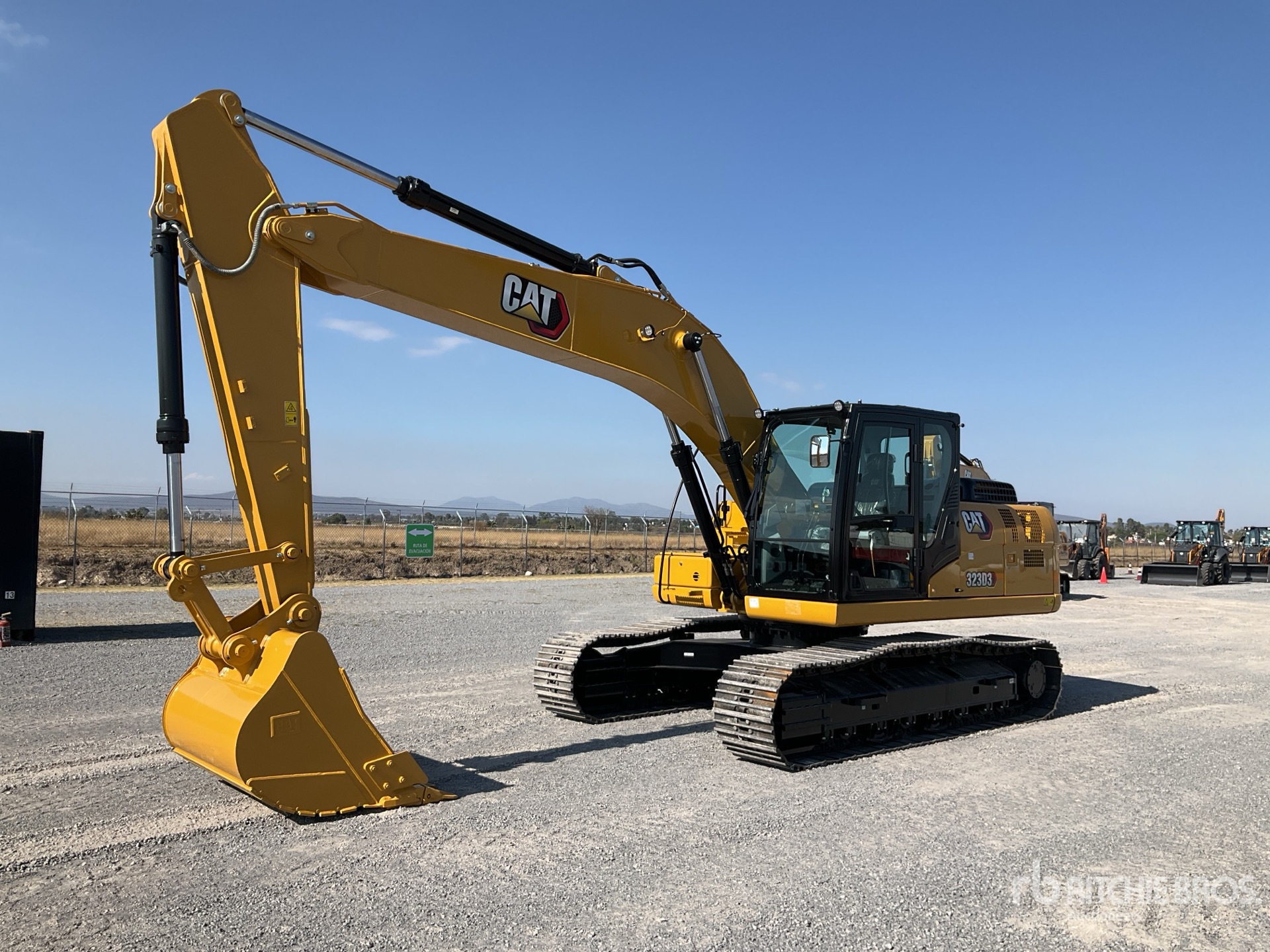 General Appearance with Bild, Ecke vorne links