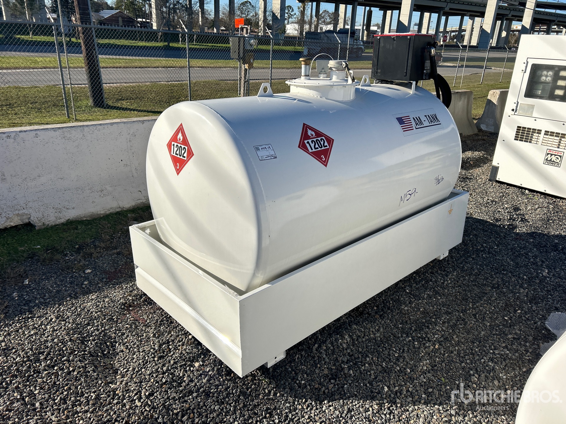 General Appearance with Bild, Ecke vorne rechts