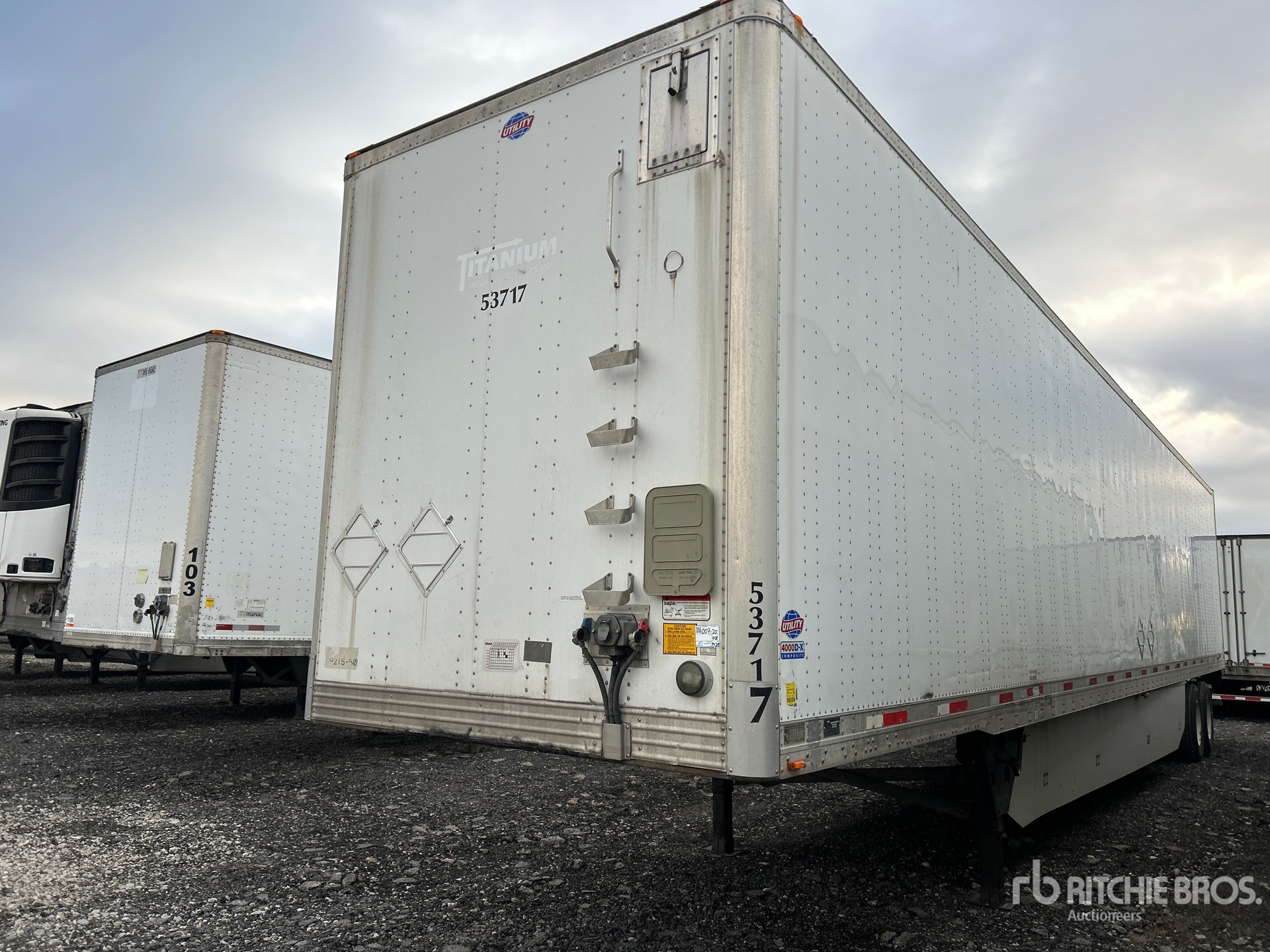 Aspect général with Image, coin avant gauche