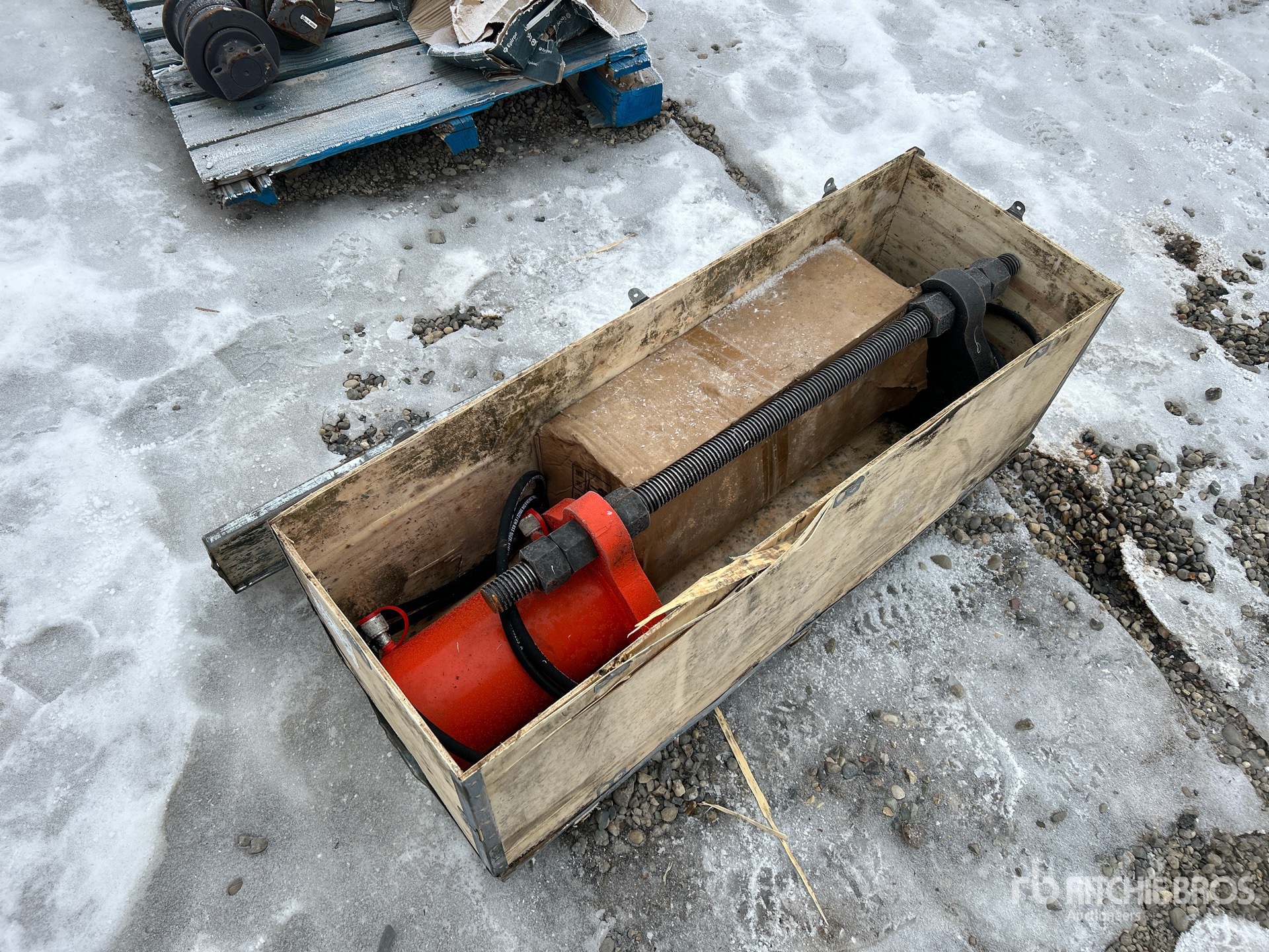 General Appearance with Bild, Ecke hinten links