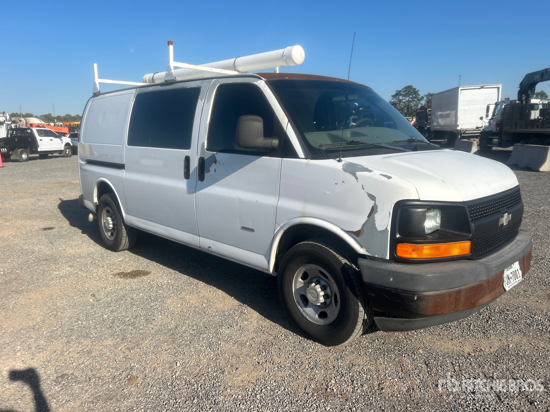 General Appearance with Picture, Right Front Corner