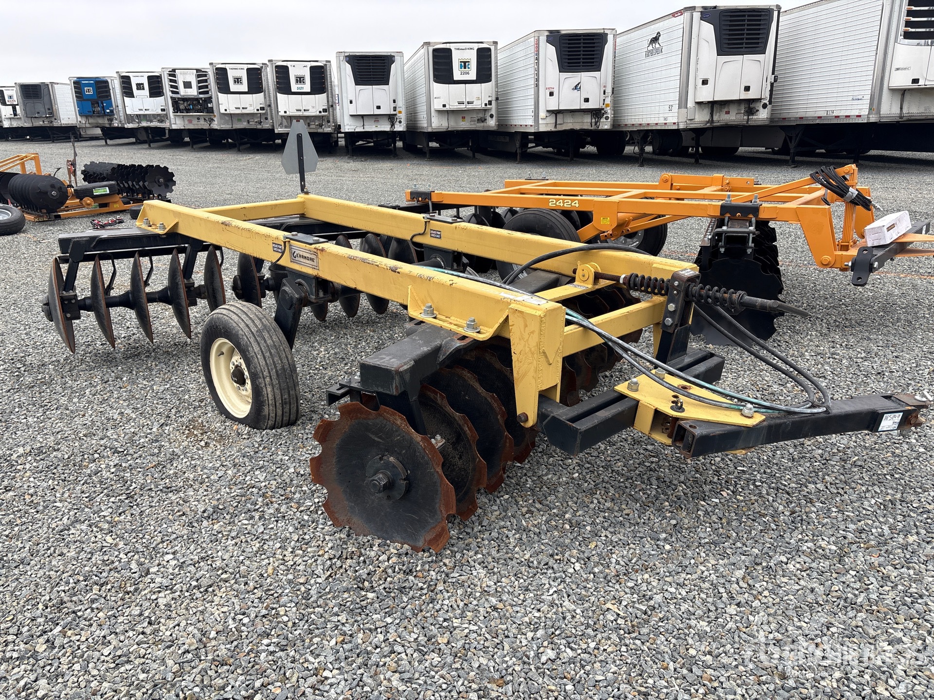 General Appearance with Bild, Ecke vorne links