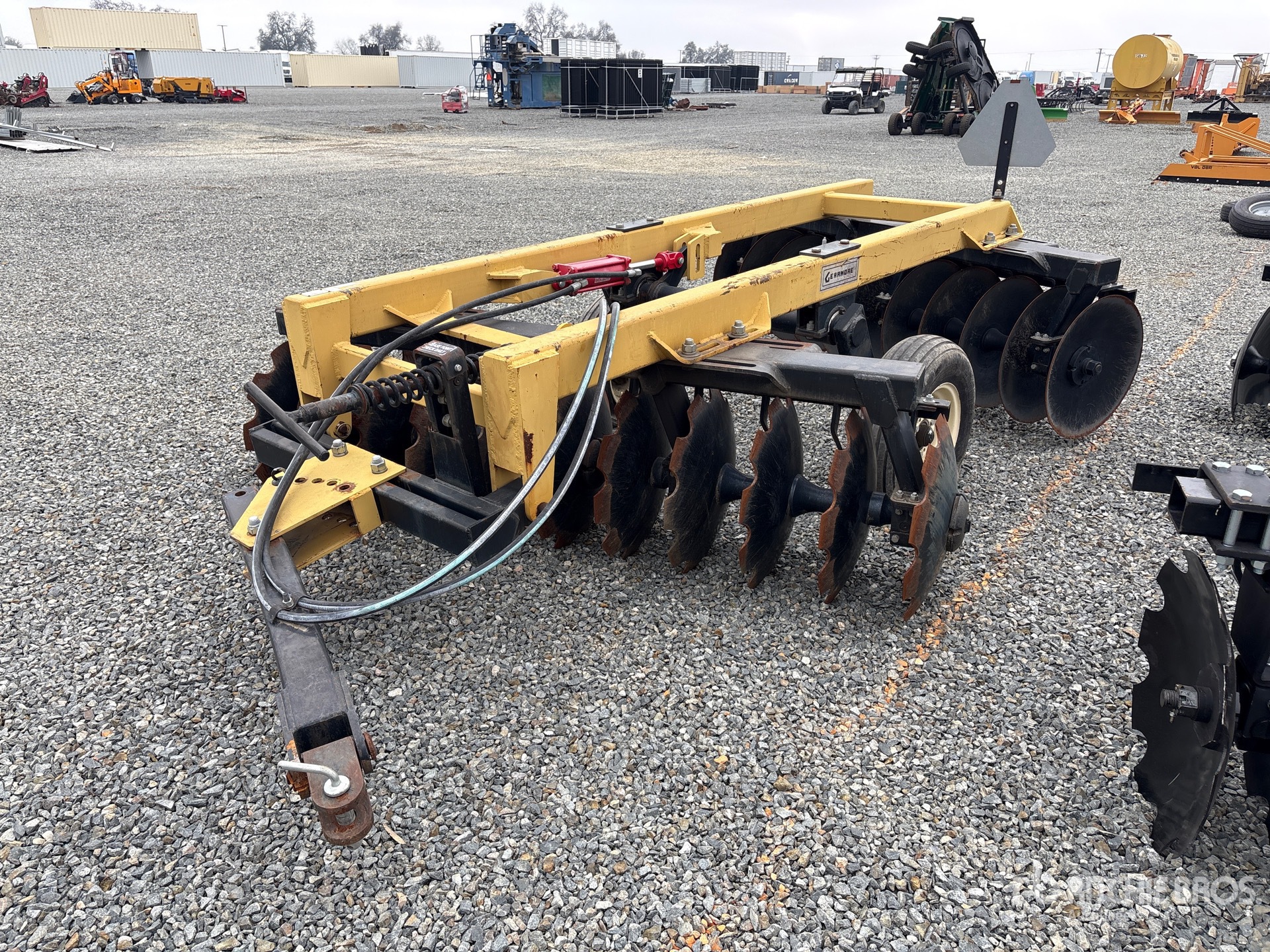 General Appearance with Bild, Ecke hinten links