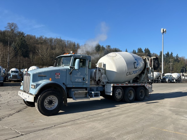 2005 Kenworth W900 10x4 Mixer Truck