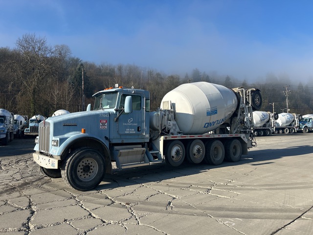 2004 Kenworth W900 12x4 Mixer Truck
