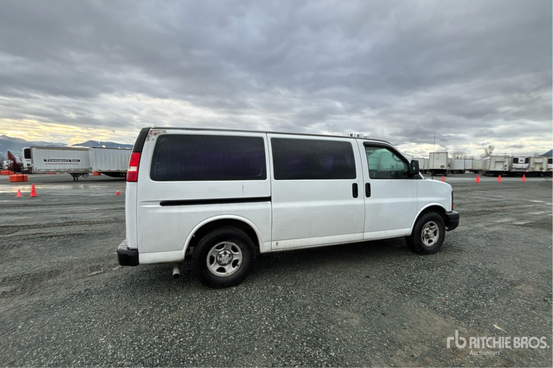 General Appearance with Picture, Right Rear Corner