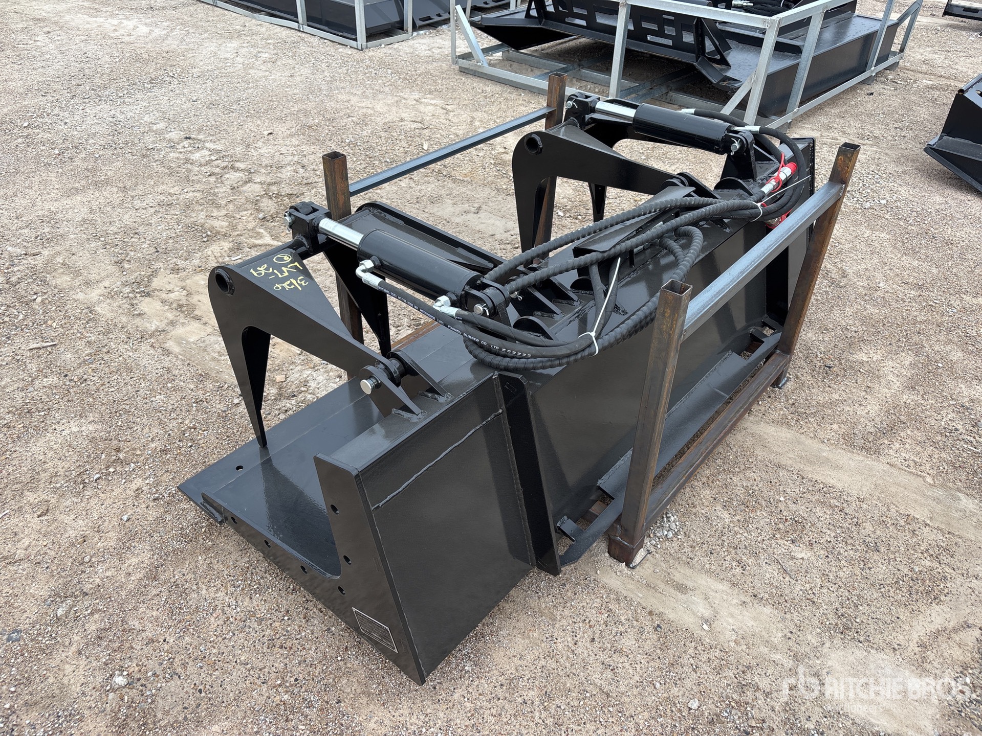 General Appearance with Foto, angolo posteriore sinistro