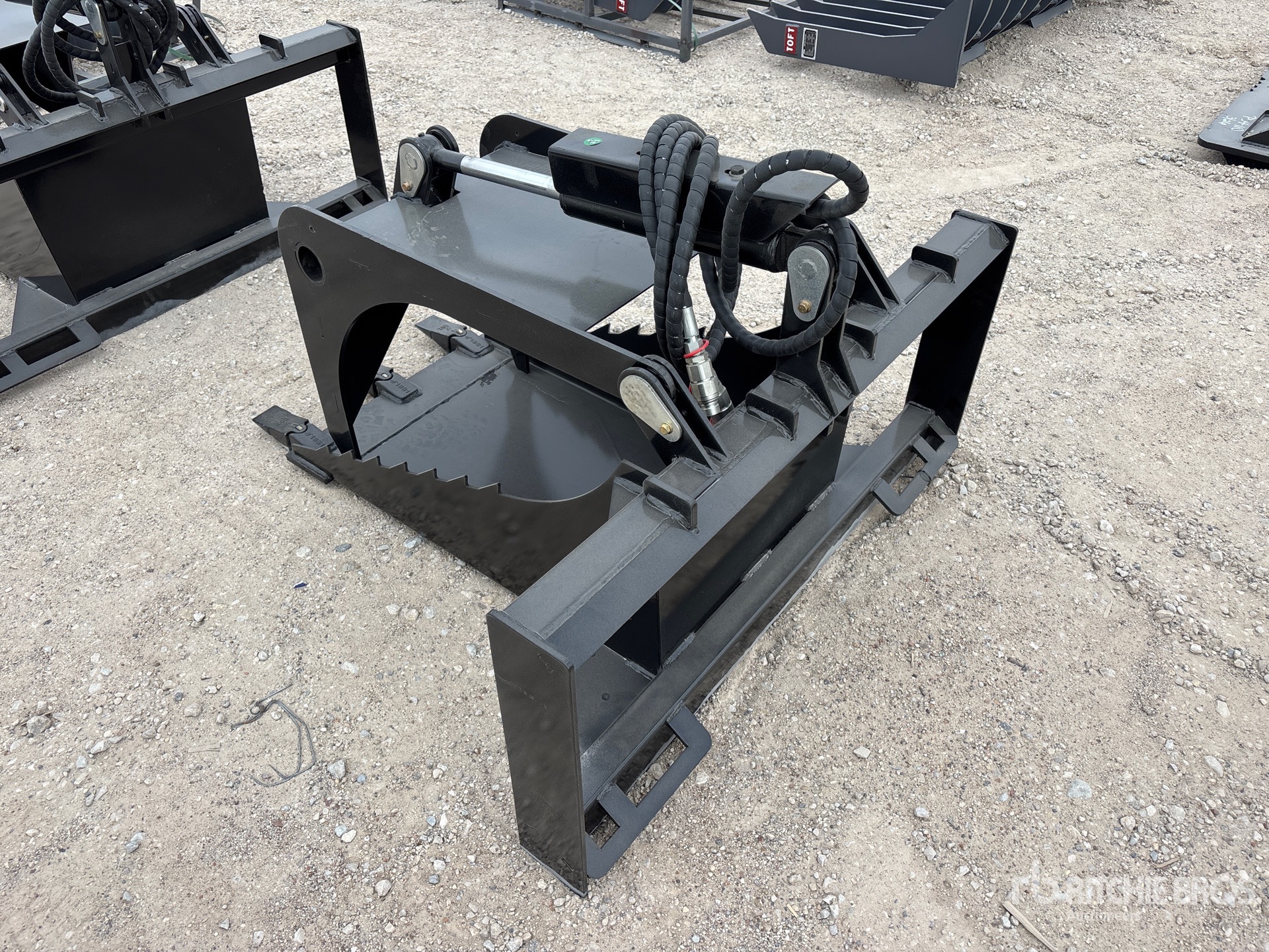 General Appearance with Foto, angolo posteriore sinistro