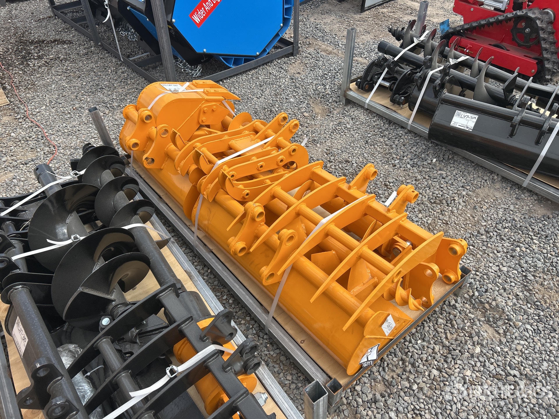 General Appearance with Bild, Ecke hinten rechts