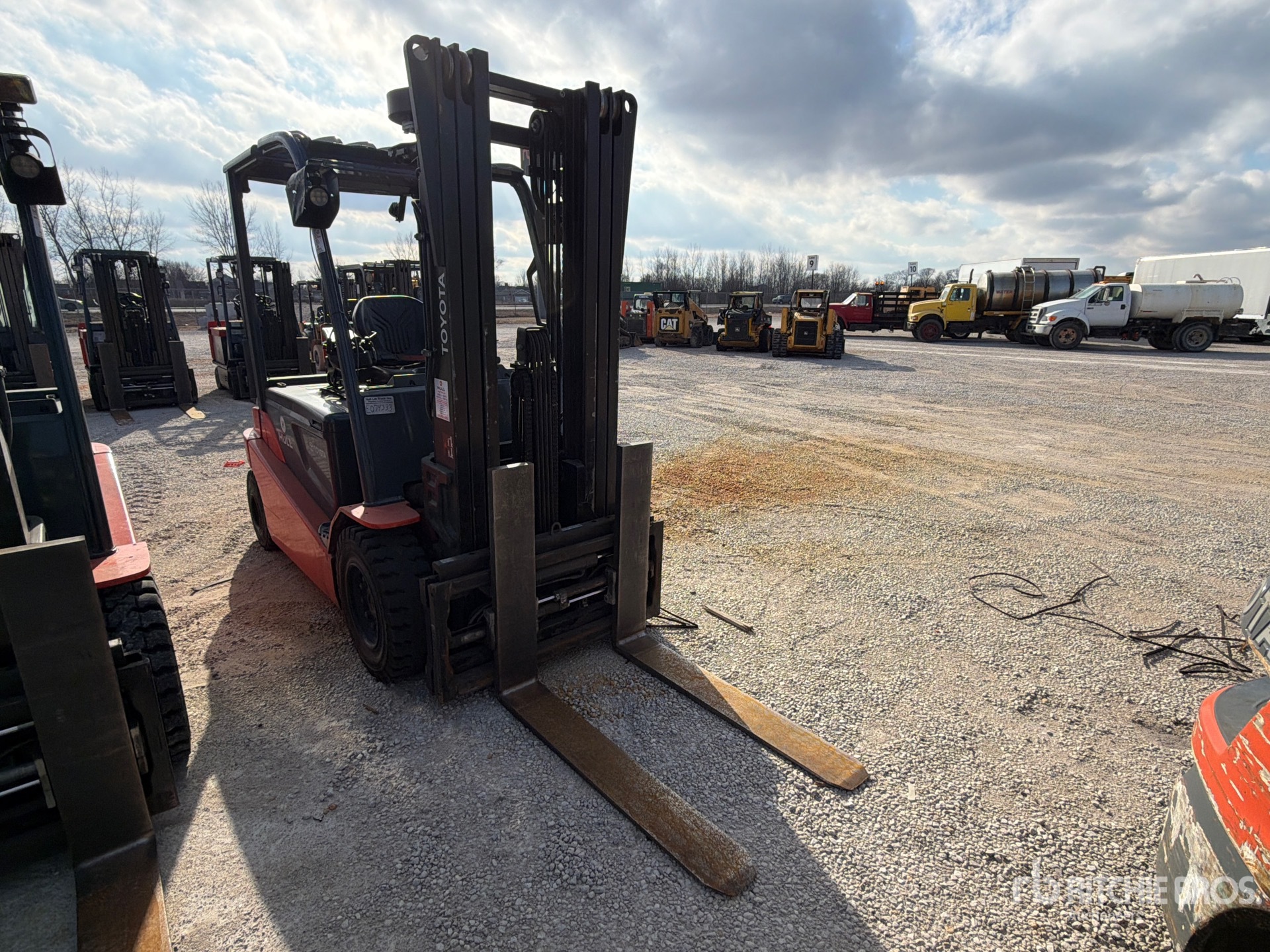 General Appearance with Foto, angolo anteriore destro