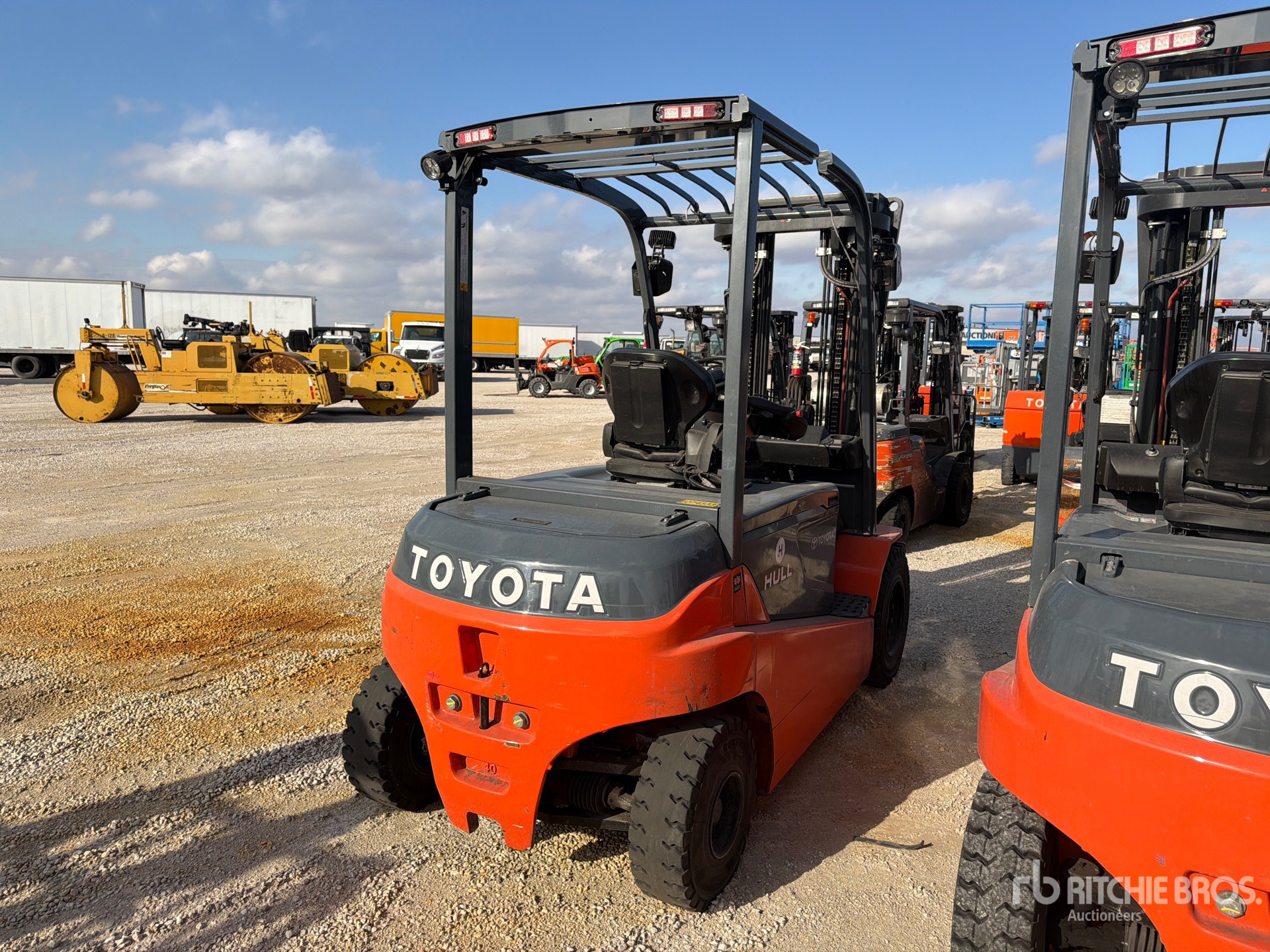 General Appearance with Foto, angolo anteriore sinistro