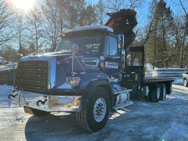 Palfinger PK 34002 -SH 15300 lb Knuckle Boom on 2016 Freightliner 114SD 6x4 w/ 2016 Palfinger PK-34002-SH jib Boom Truck