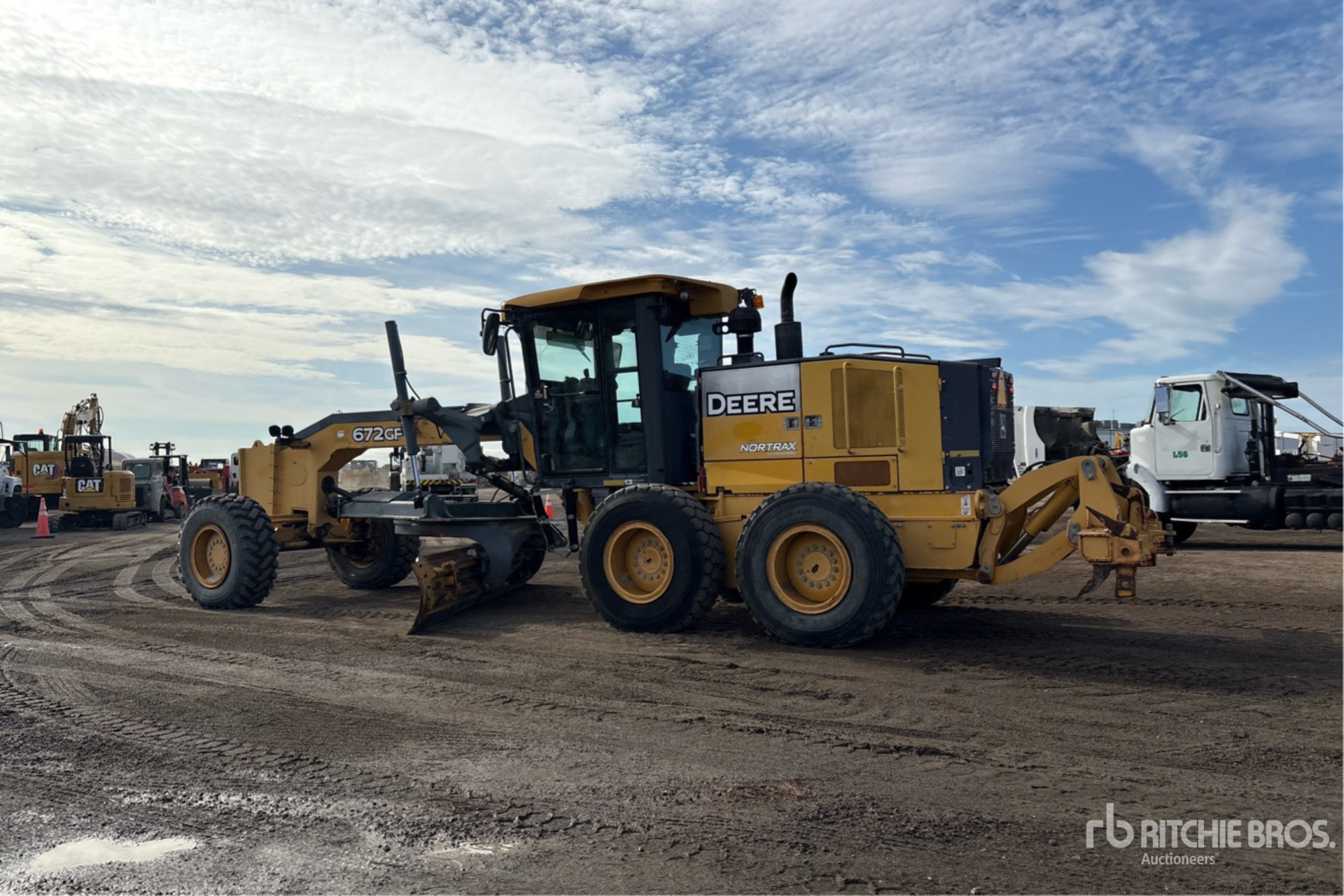 General Appearance with Bild, Ecke hinten links