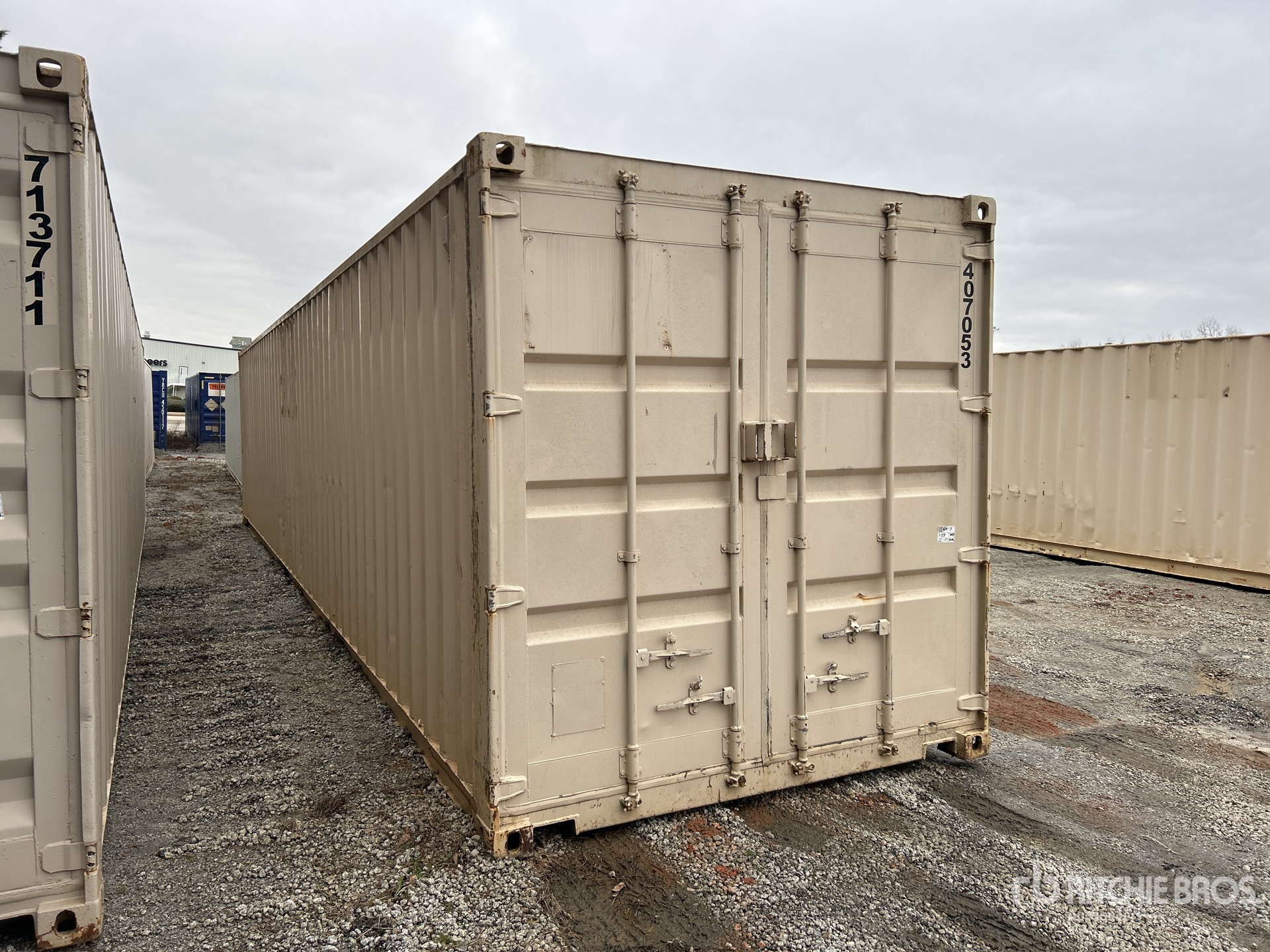 General Appearance with Bild, Ecke vorne rechts