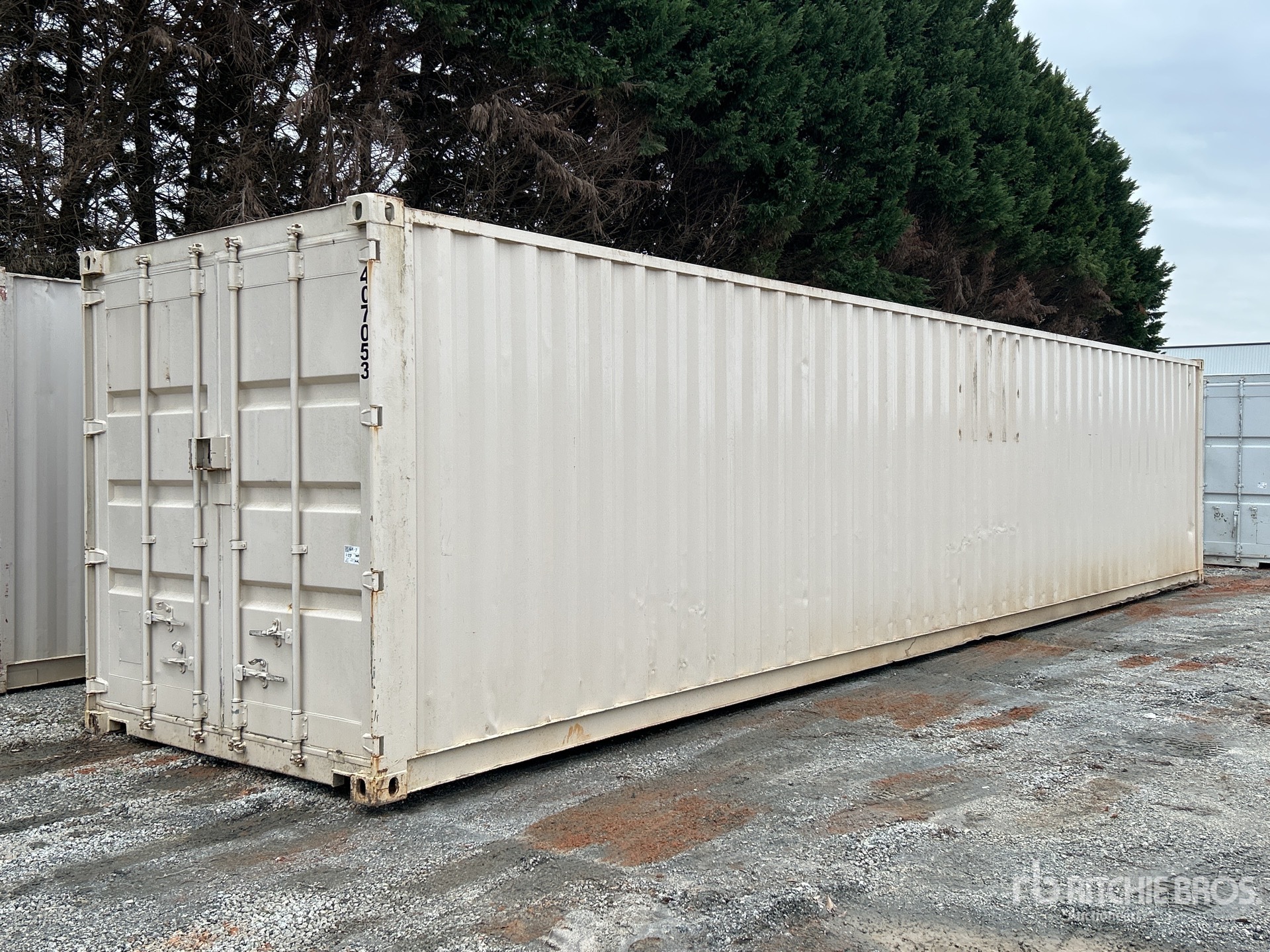 General Appearance with Bild, Ecke vorne links