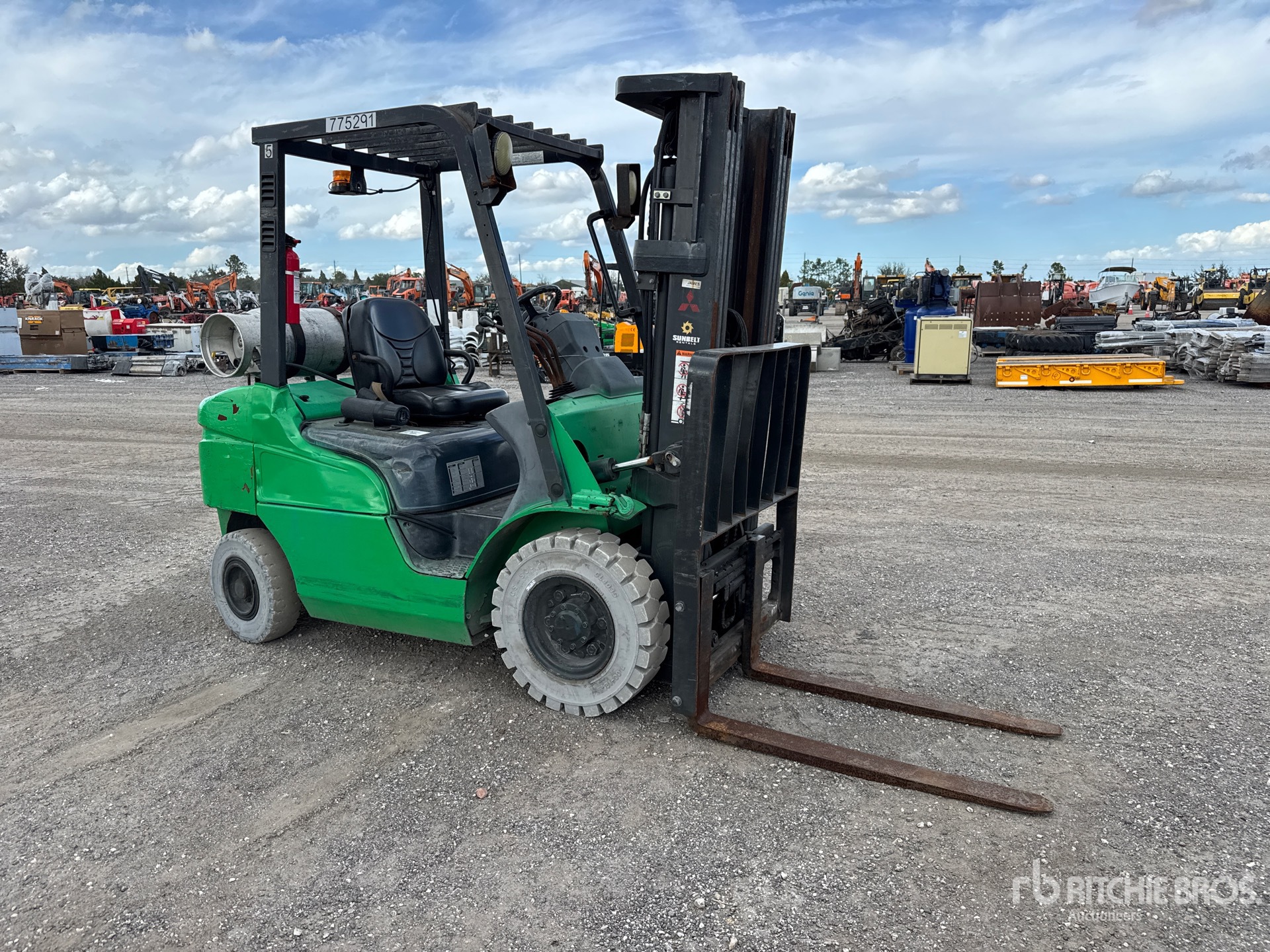 Aspect général with Image, coin avant droit