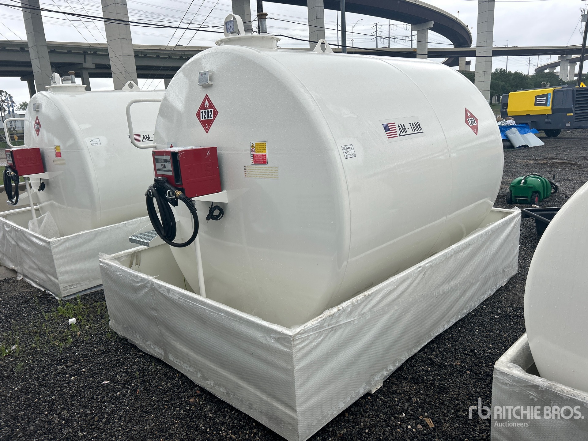 General Appearance with Bild, Ecke vorne rechts