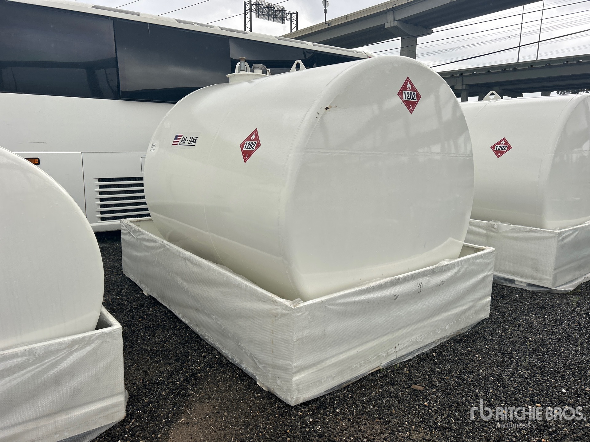 General Appearance with Bild, Ecke vorne links