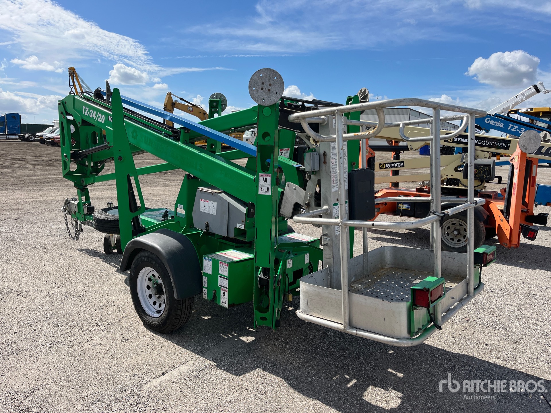 General Appearance with Foto, angolo posteriore sinistro