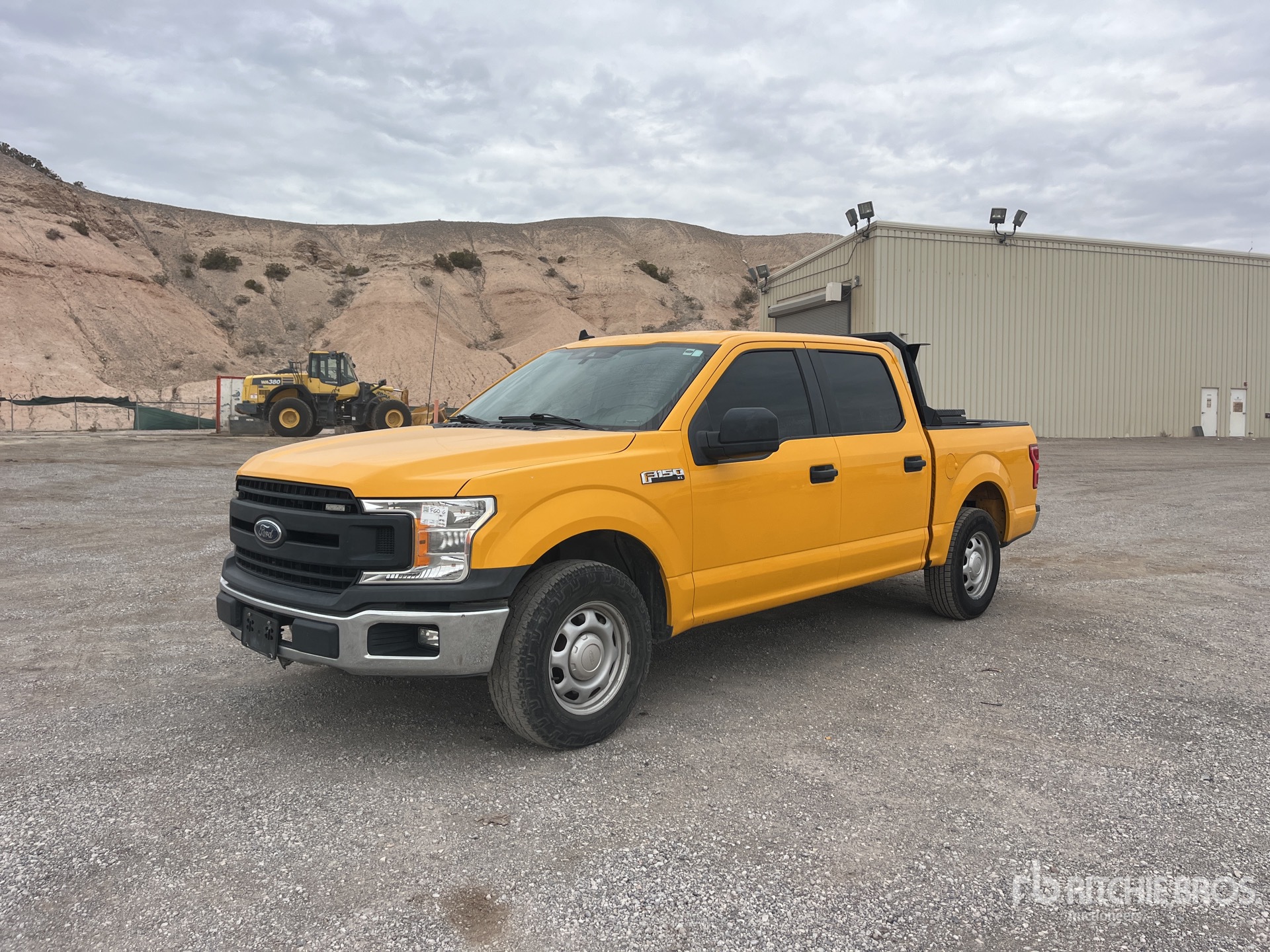 General Appearance with Bild, Ecke vorne links