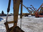 Hydraulics with Thumb Cylinder