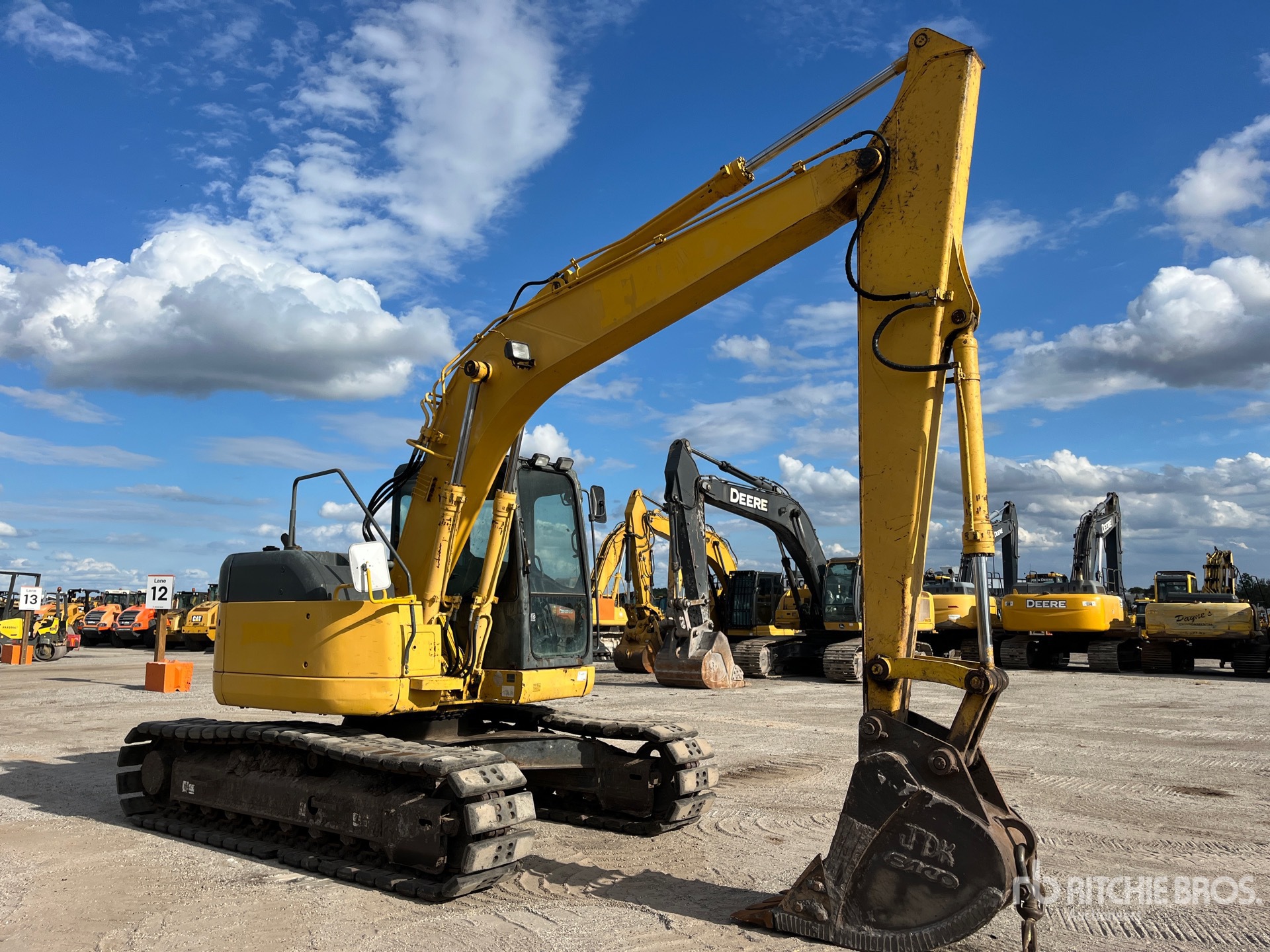 General Appearance with Bild, Ecke vorne rechts