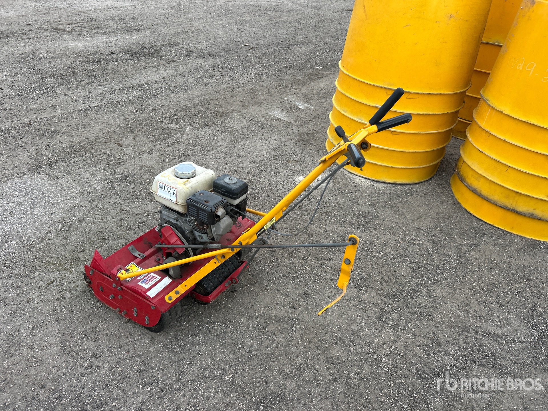 General Appearance with Bild, Ecke hinten links