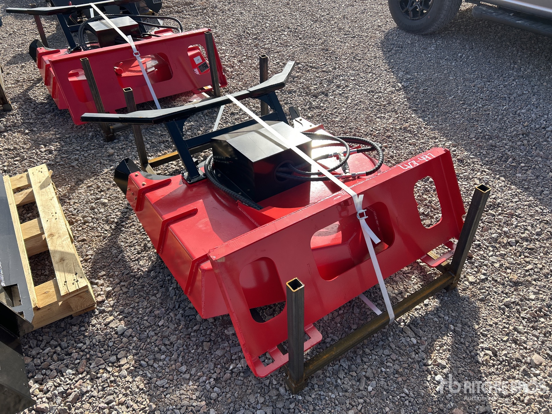 General Appearance with Picture, Right Front Corner