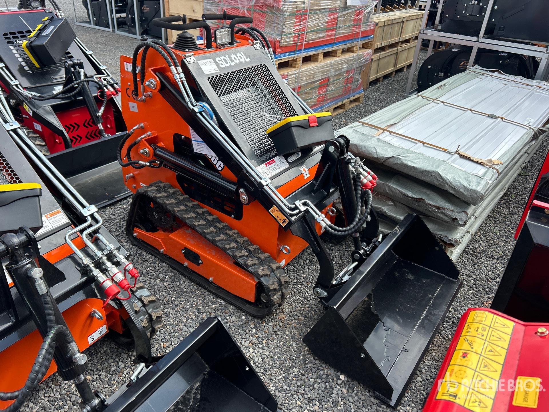 General Appearance with Picture, Right Front Corner