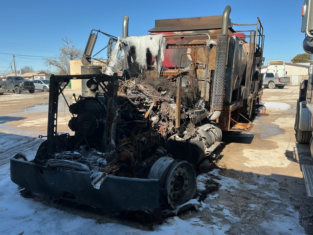 Kenworth W900 Hot Oil Truck (Inoperable)