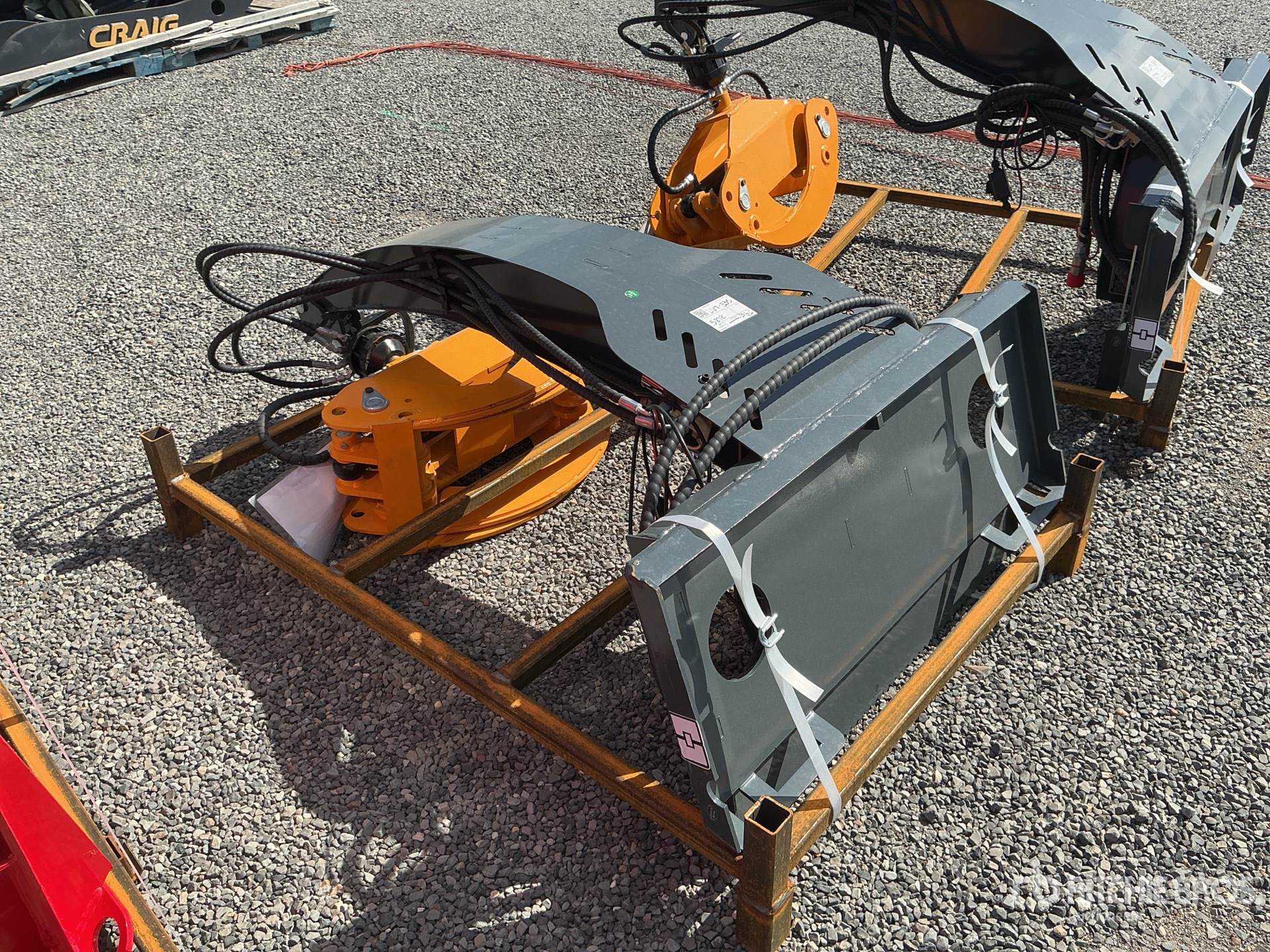 General Appearance with Foto, angolo posteriore sinistro