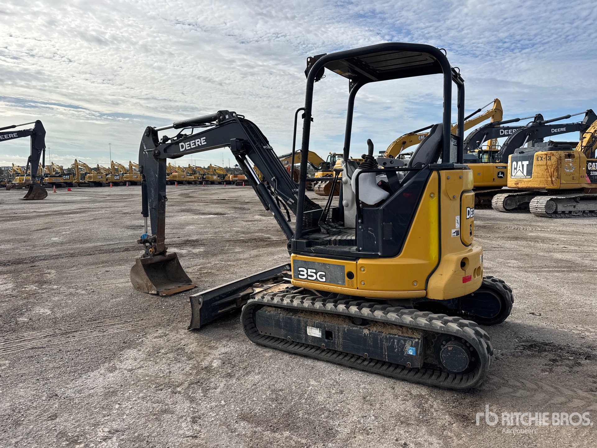 General Appearance with Bild, Ecke hinten links