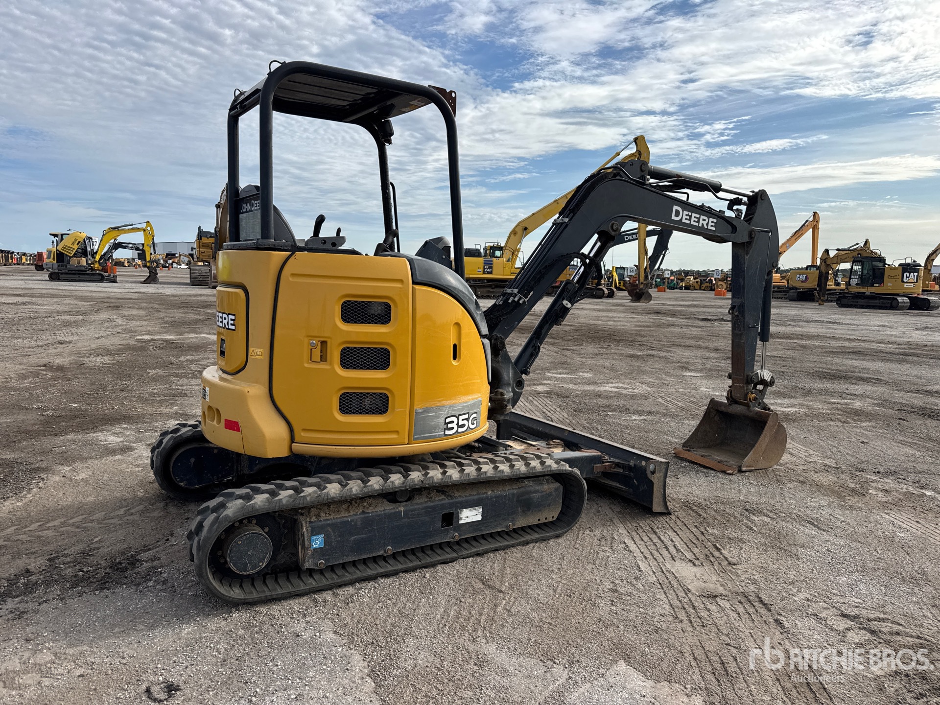 General Appearance with Bild, Ecke hinten rechts