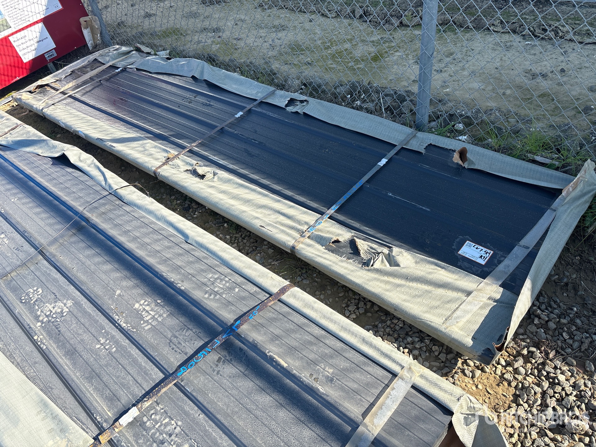 General Appearance with Bild, Ecke vorne links