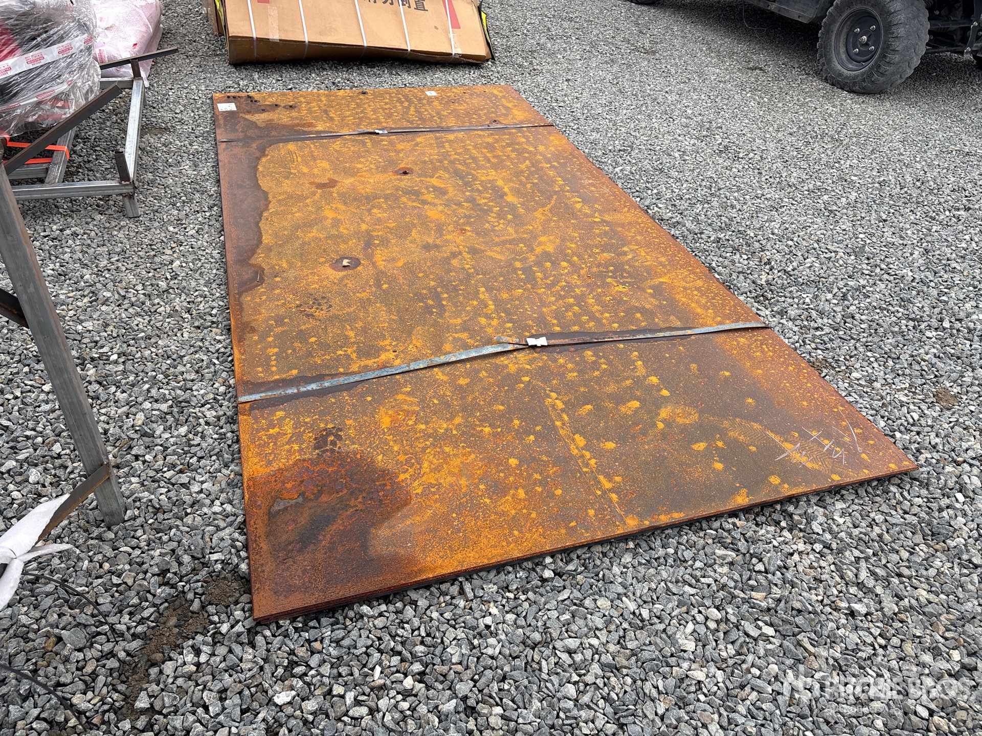 General Appearance with Picture, Left Rear Corner