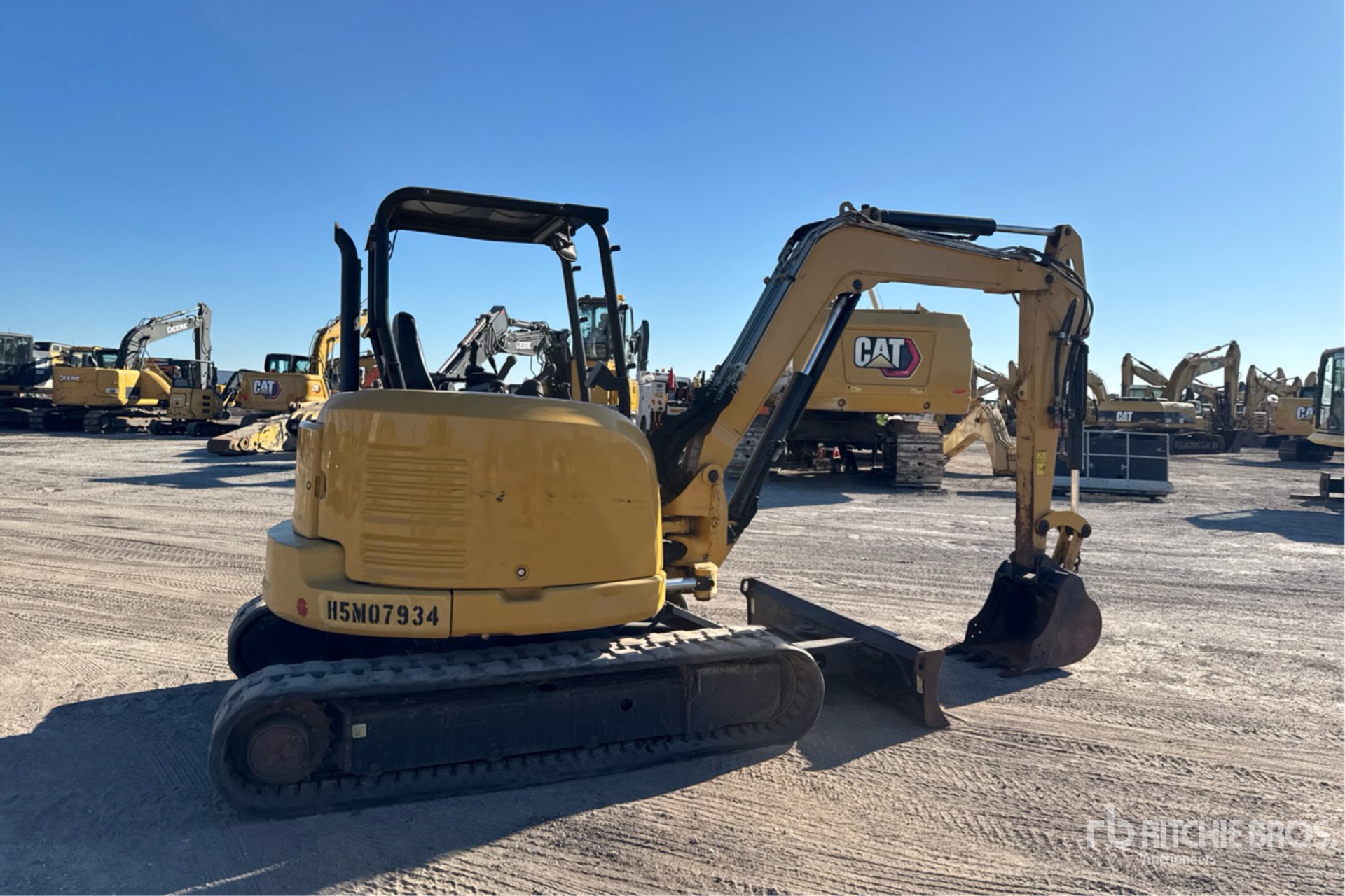 Aspect général with Image, coin arrière droit