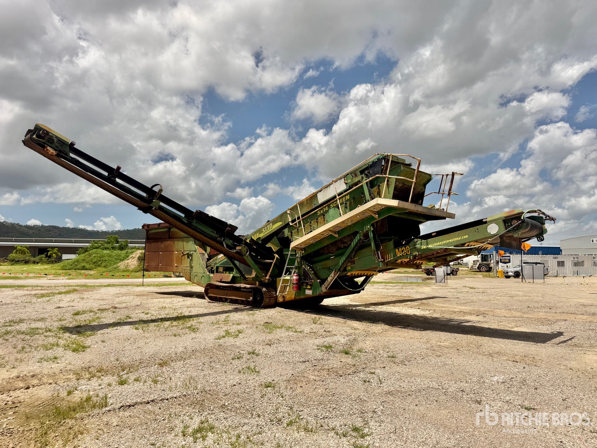 General Appearance with Picture, Left Rear Corner